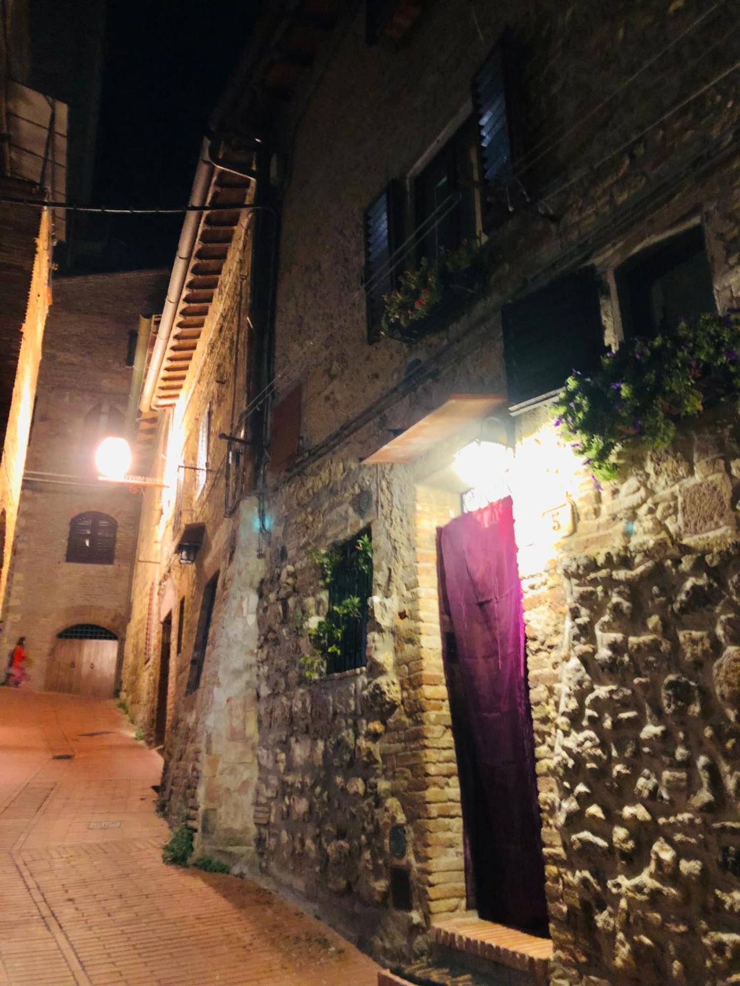 Ferienwohnung Casa Nel Centro Storico San Gimignano Exterior foto